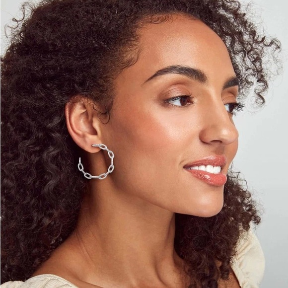 Kendra Scott Ryder Hoop Earrings Silver - Picture 3 of 3